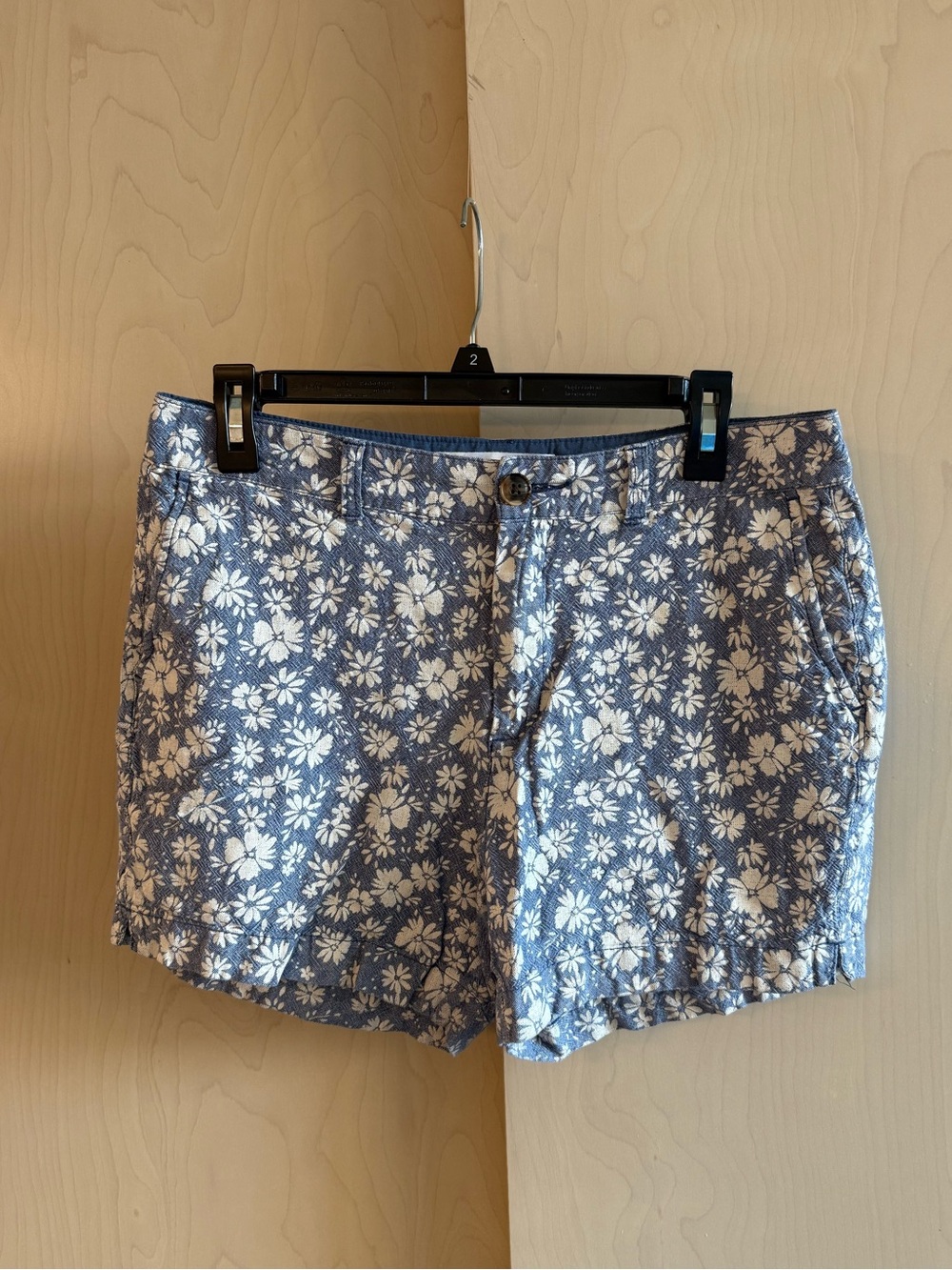Old Navy Blue Floral Women’s Shorts